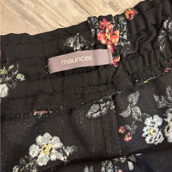 Maurices Floral Shorts - Picture 4 of 6